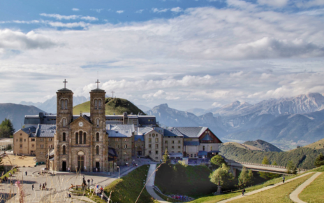 Sanktuarium Matki Bozej z La Salette